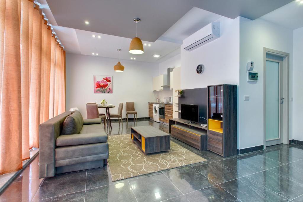 Chalet Apartments room 1