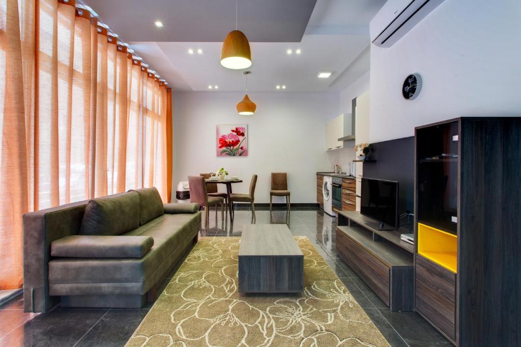 Chalet Apartments room 5